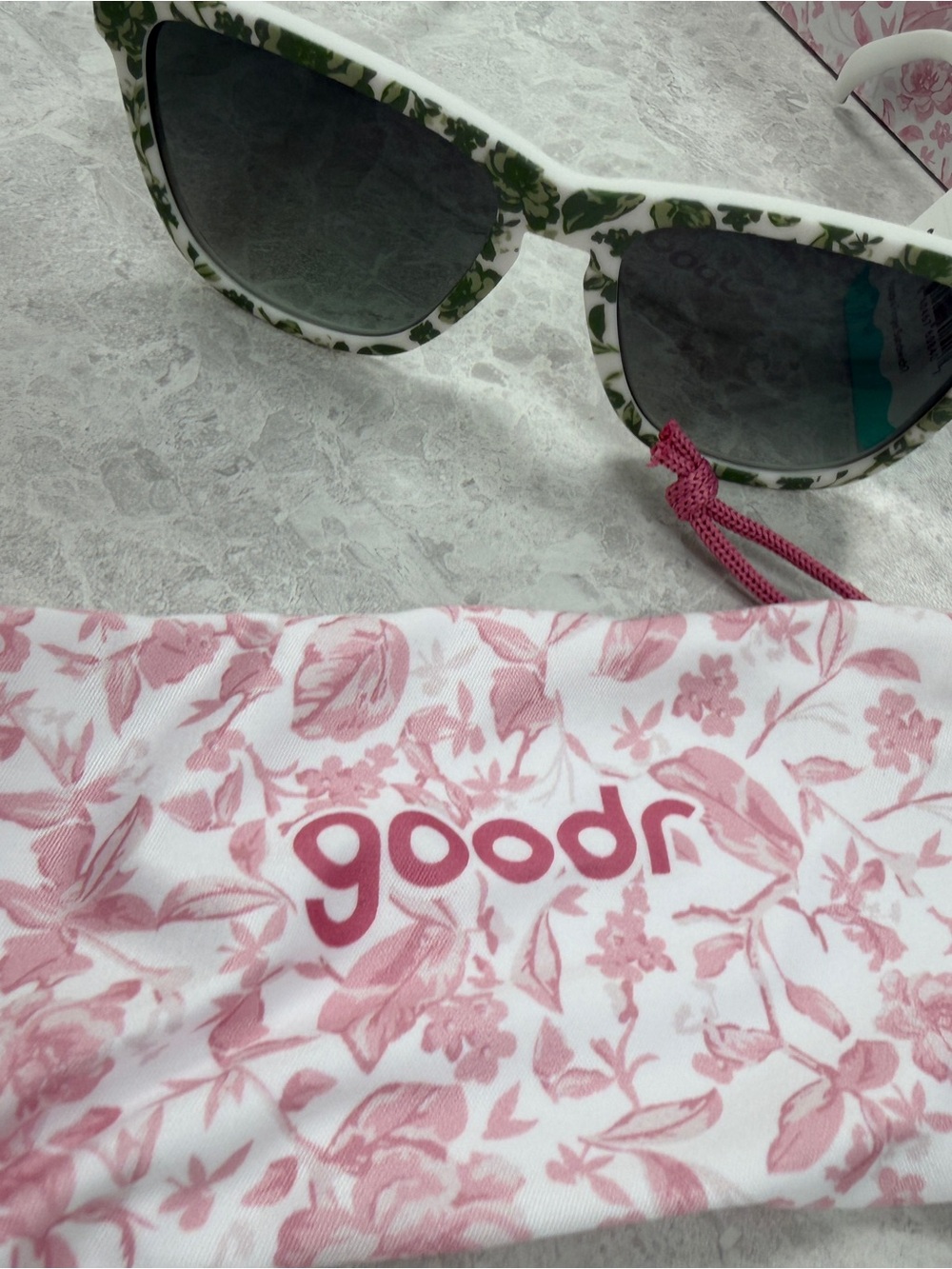 Goodr Sunglasses Fancy a Finger Sandwich NIB - Picture 5 of 5